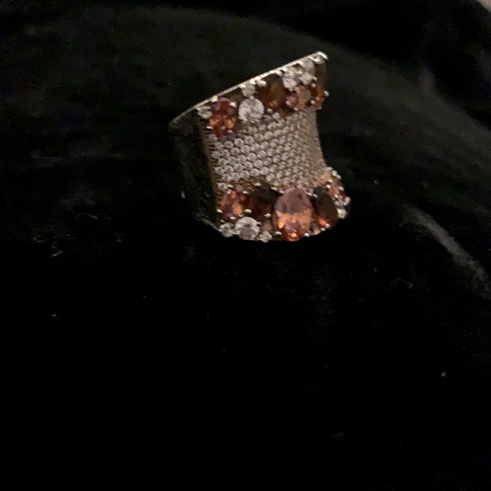 Ring - Picture 3 of 4